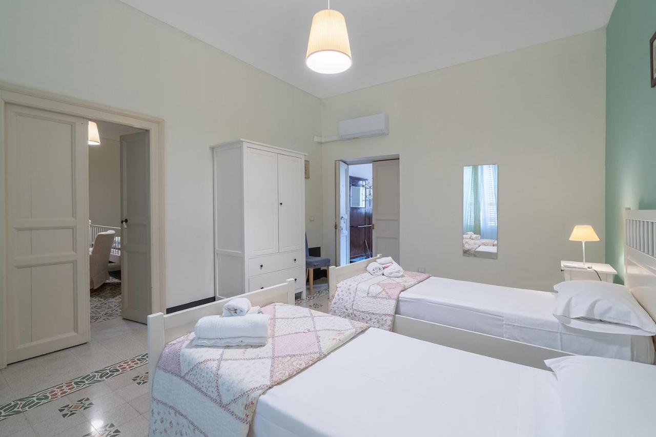 Casa De Rollo Bed & Breakfast โนโต ภายนอก รูปภาพ